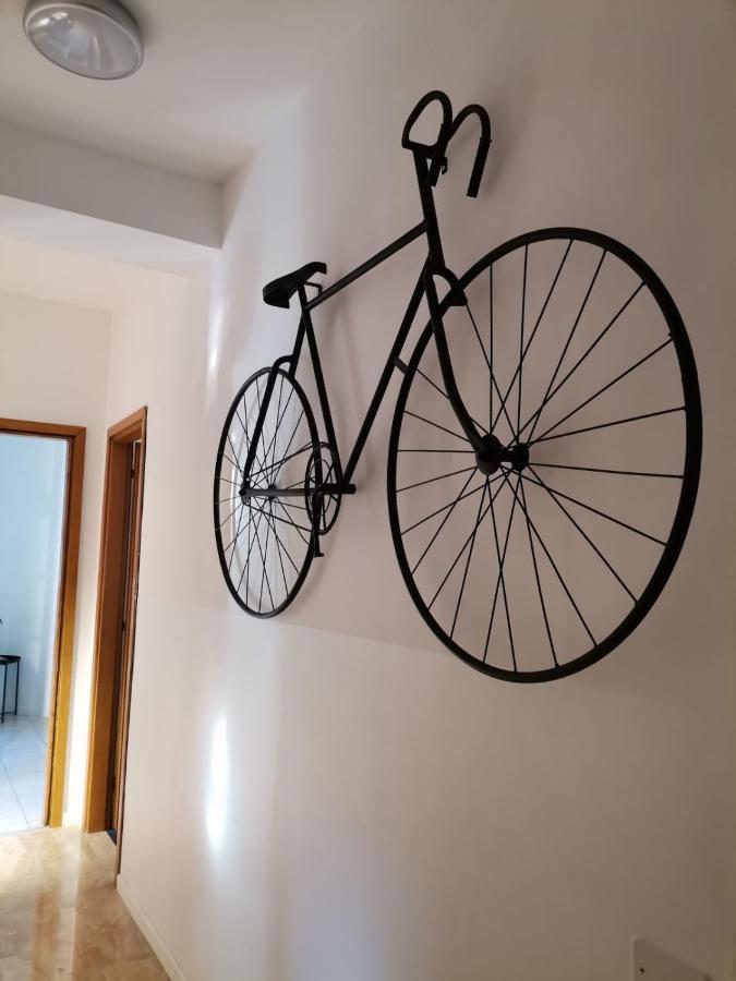 Guesthouse Tree Rooms Industrial بيرغامو المظهر الخارجي الصورة