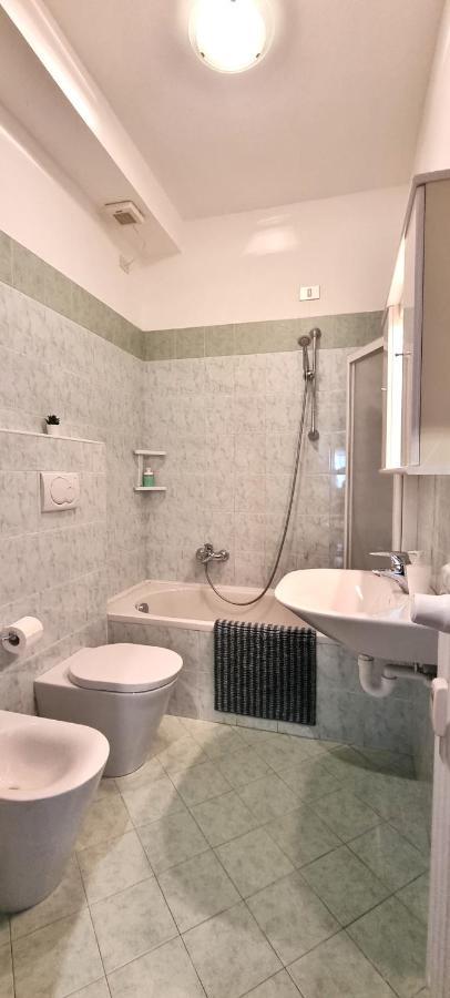 Guesthouse Tree Rooms Industrial بيرغامو المظهر الخارجي الصورة