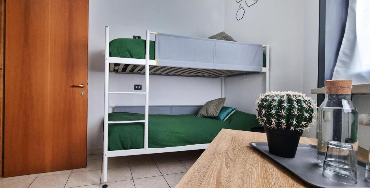 Guesthouse Tree Rooms Industrial بيرغامو المظهر الخارجي الصورة
