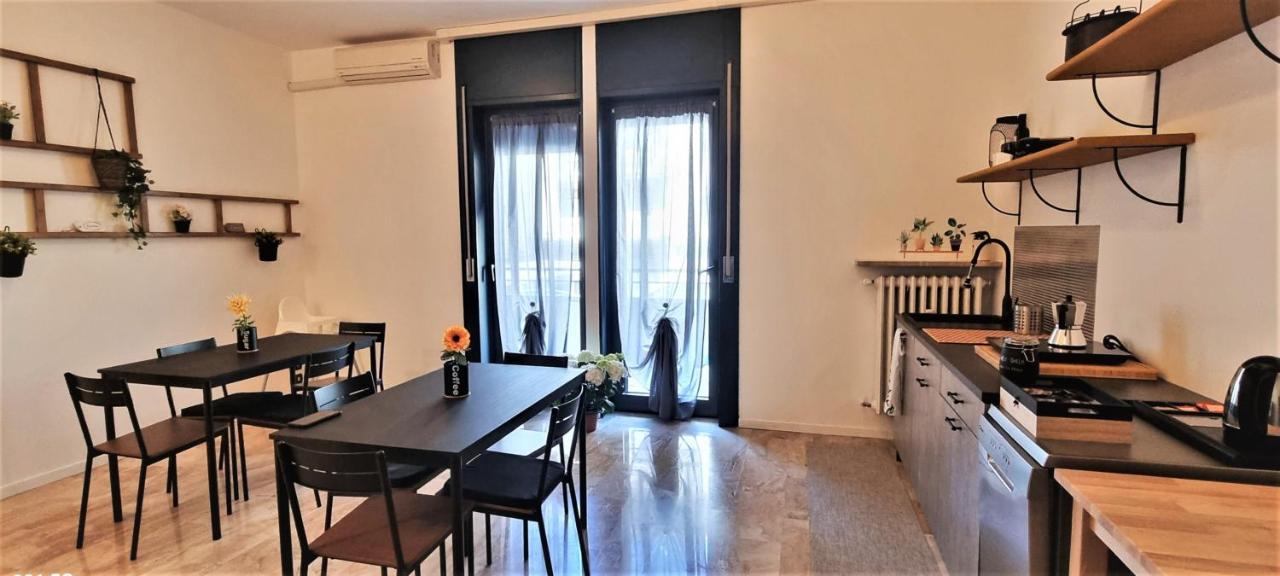 Guesthouse Tree Rooms Industrial بيرغامو المظهر الخارجي الصورة